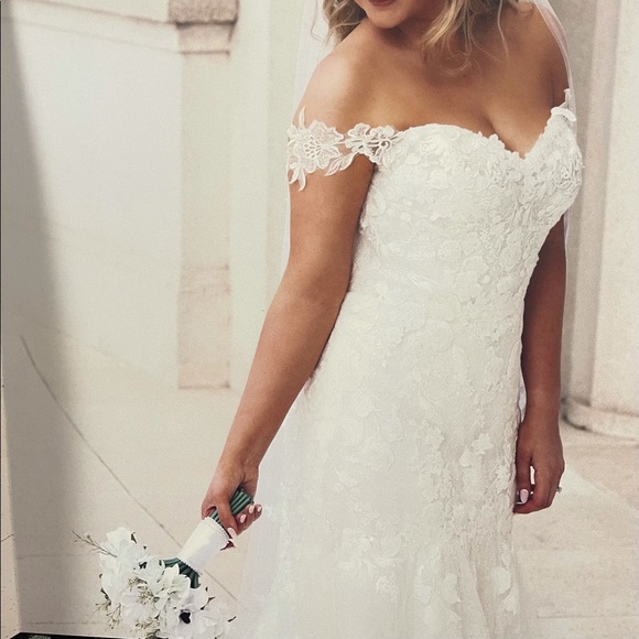 Maggie Sottero Dresses & Skirts - Maggie Sottero 2021 Wedding Dress w/ matching veil